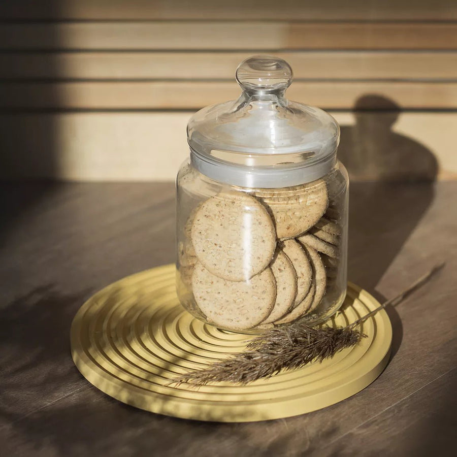 Rundes Tablett aus Jesmonite - The Baltic Shop