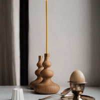 Schlanke Kerzen aus reinem Bienenwachs - The Baltic Shop