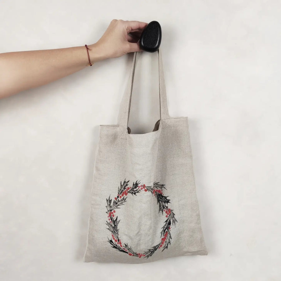 Tragetasche aus natürlichem Leinen mit Handgemachtem Weihnachtskranzmuster - The Baltic Shop