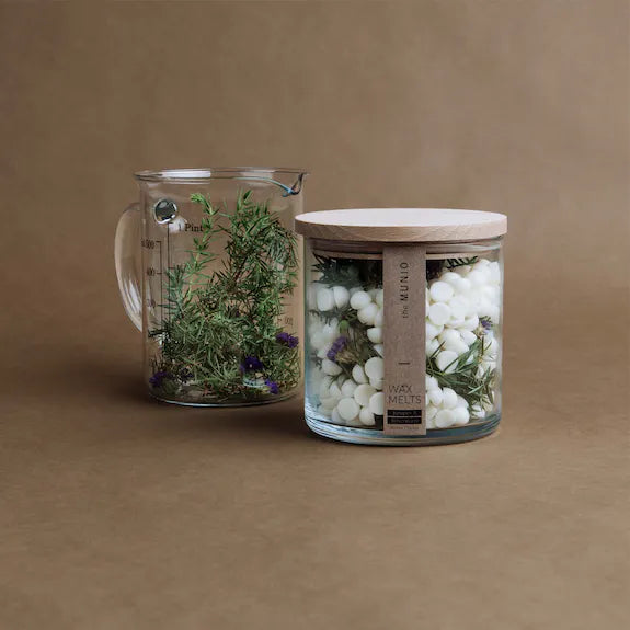 Bio Sojawachs Schmelzer im Glas, mit Wacholder und Limonium - The Baltic Shop