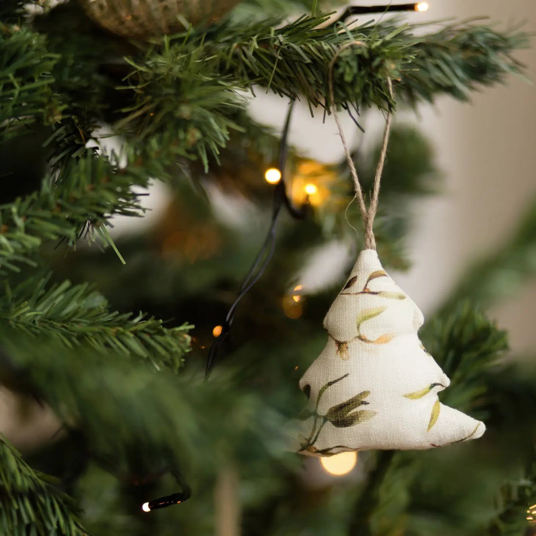 Weihnachtsbaumschmuck aus Naturleinen, 4er-Set - The Baltic Shop