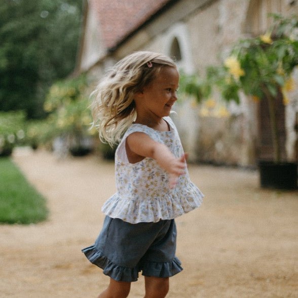 Wunderschöne Shorts für Mädchen aus Leinen - The Baltic Shop